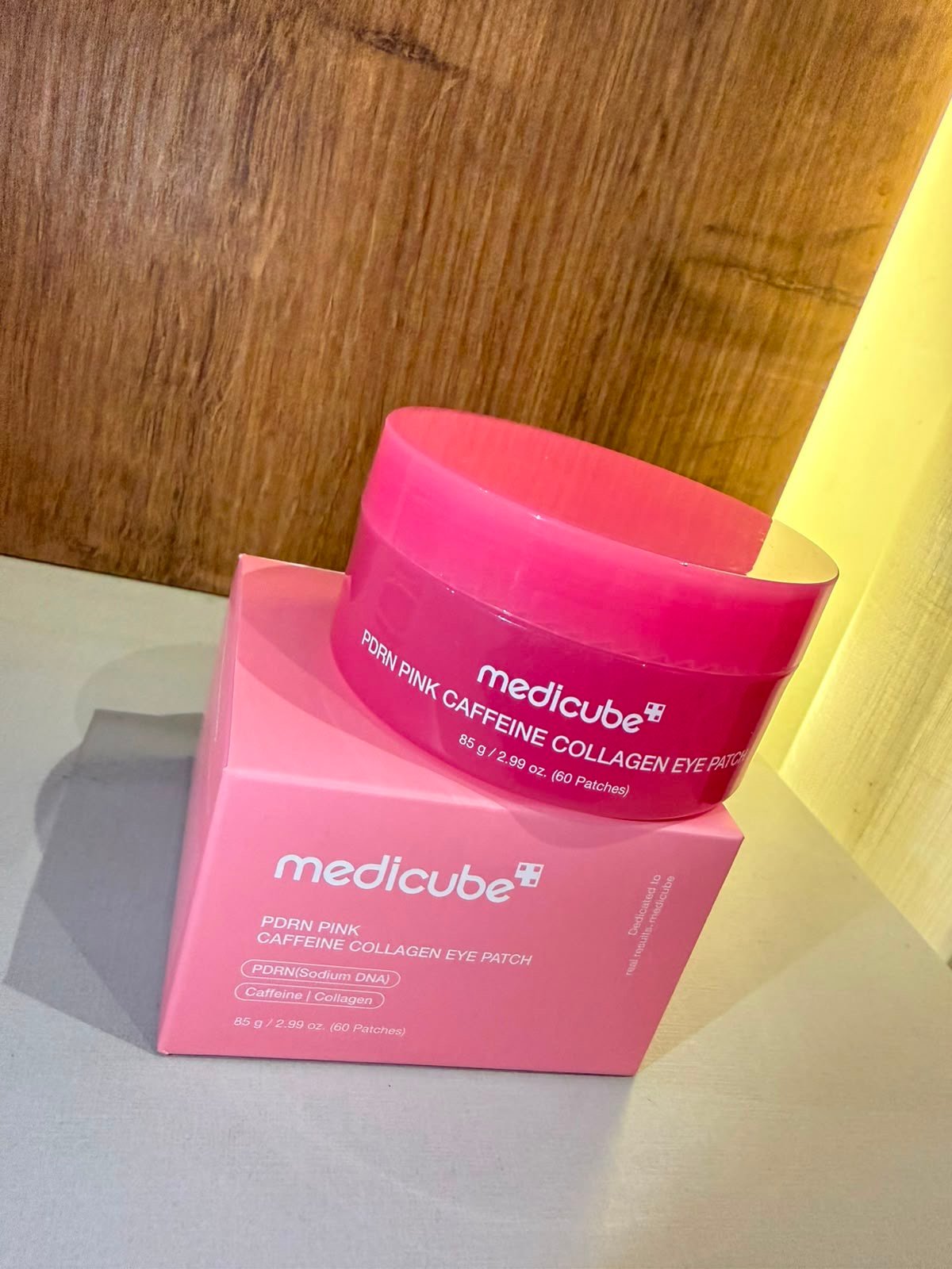 Medicube Pink Caffeine Collagen Eye Patch 60 unidades