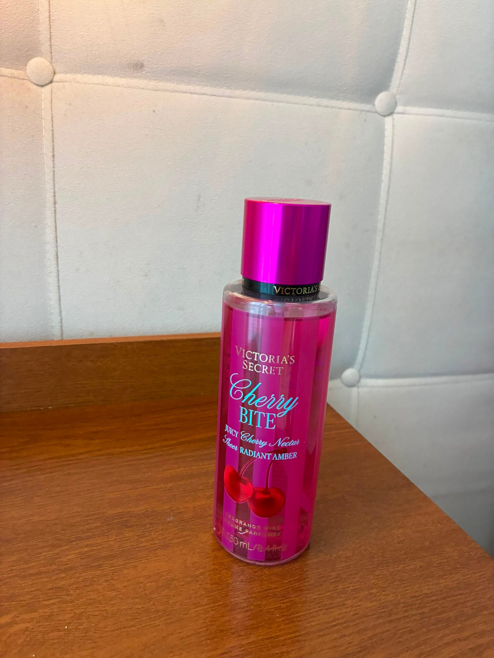Body Splash Victoria's Cherry  Bite Cereja 250ml